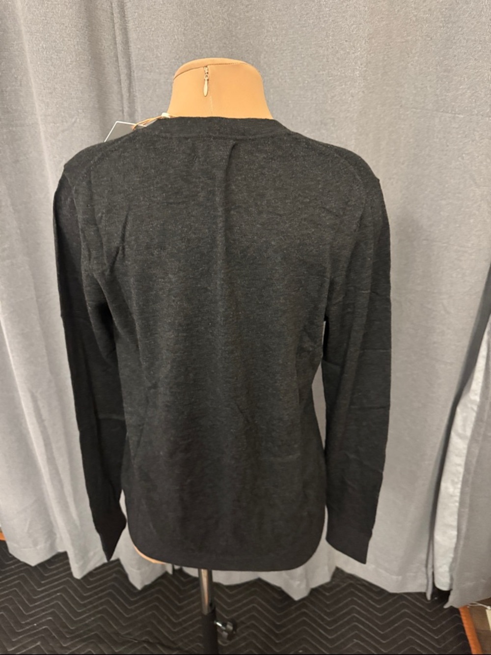 Quince Charcoal V-Neck Cashmere Sweater - Deep Charcoal - Picture 7 of 9